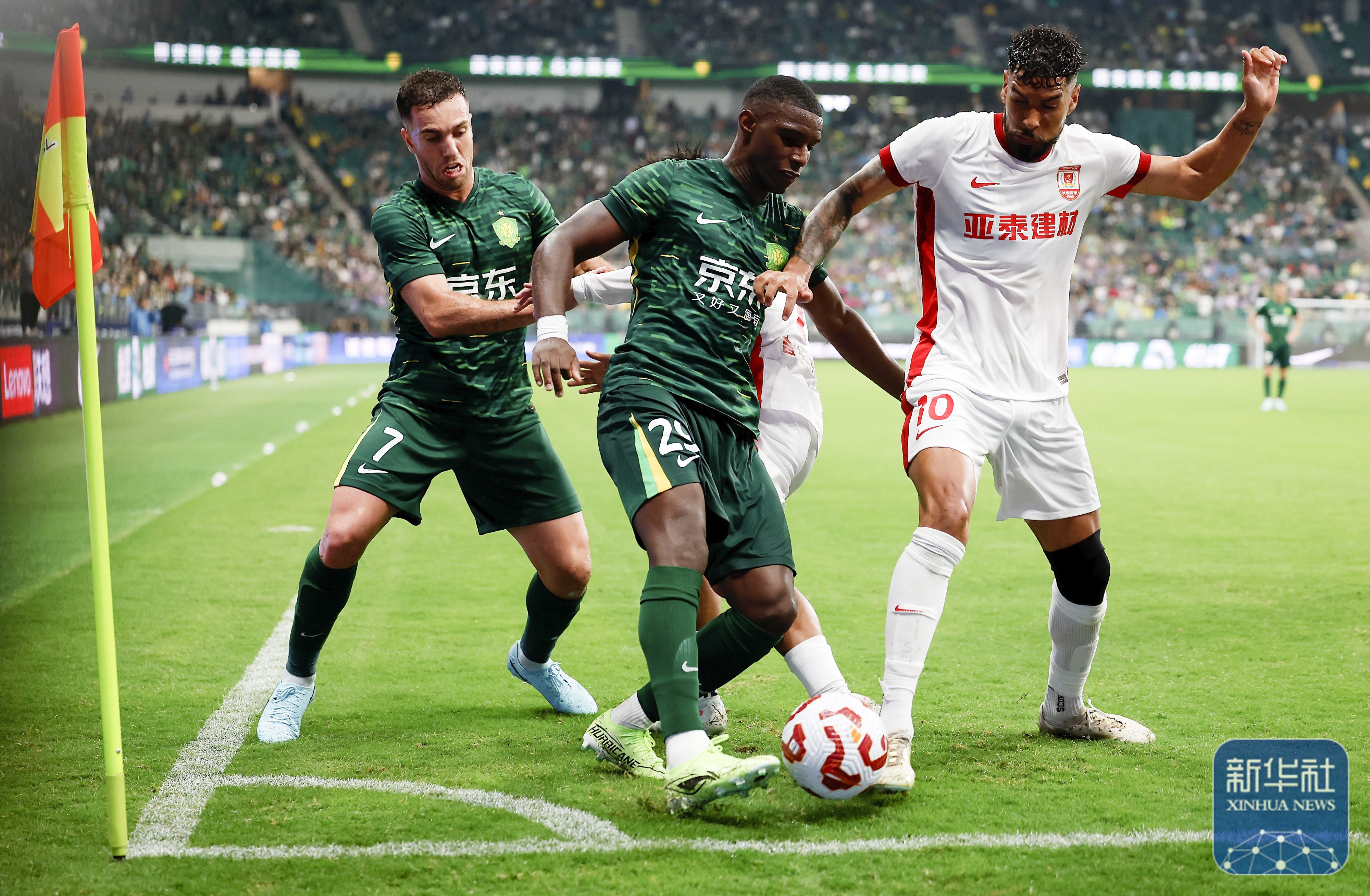 包含亚泰不敌对手，中超保级形势岌岌可危的词条