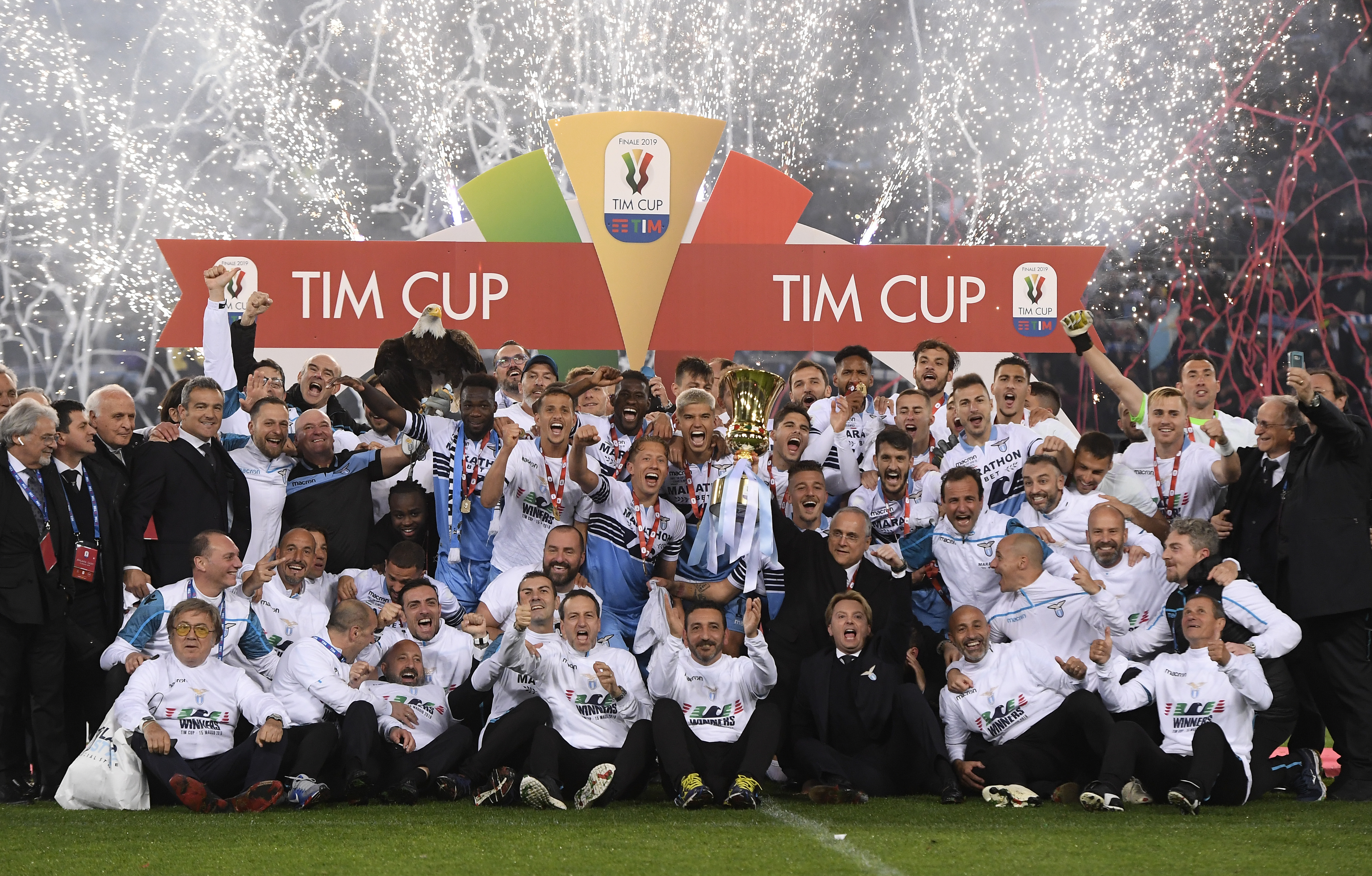 包含竞争激烈：拉齐奥压胜亚特兰大登顶积分榜的词条