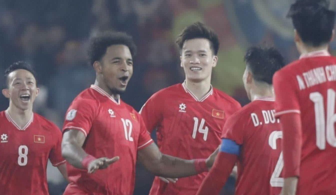 国足再次掌握主动,横扫对手 国足再次掌握主动,横扫对手