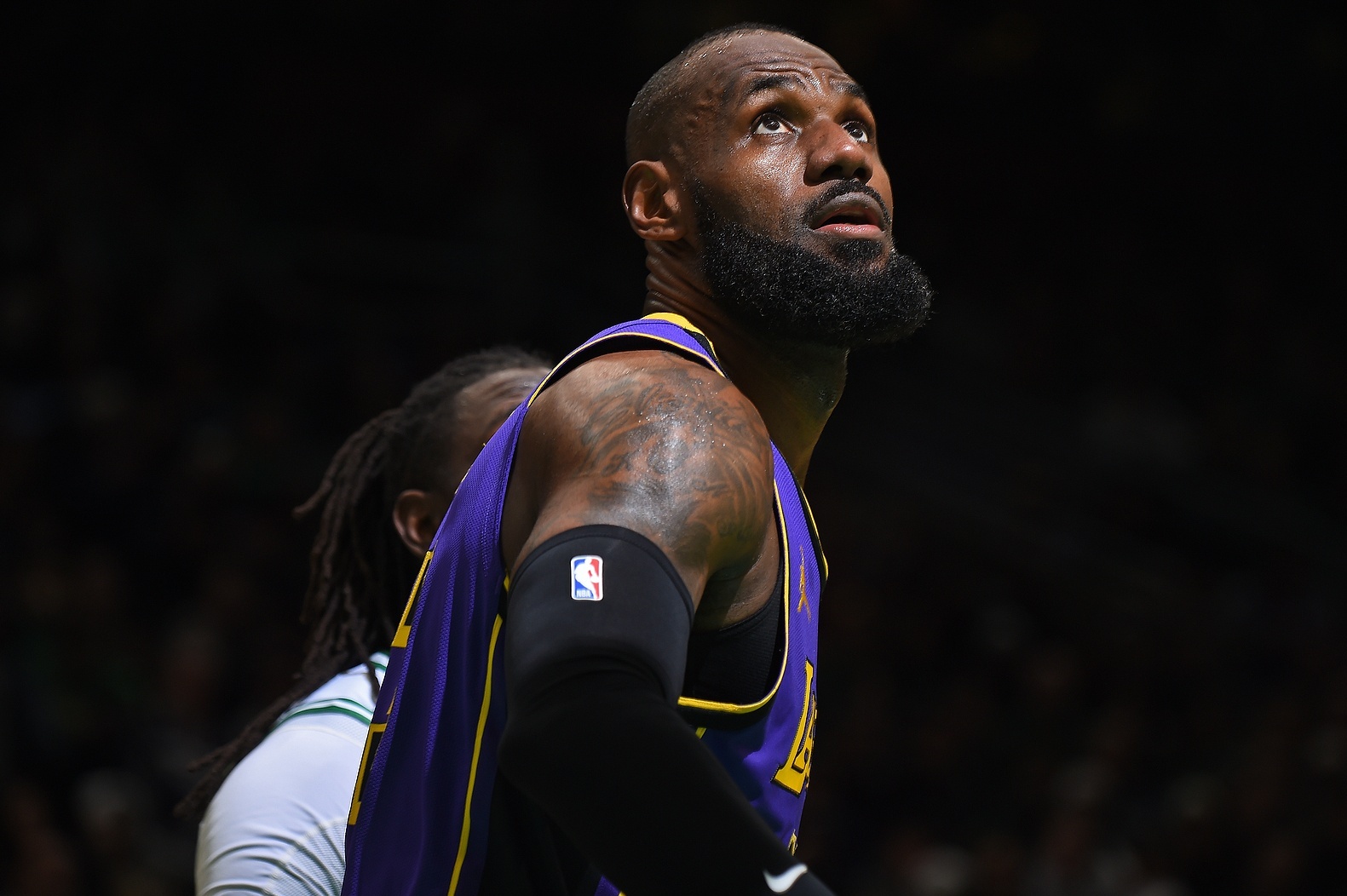 球员伤病困扰，球队面临挑战