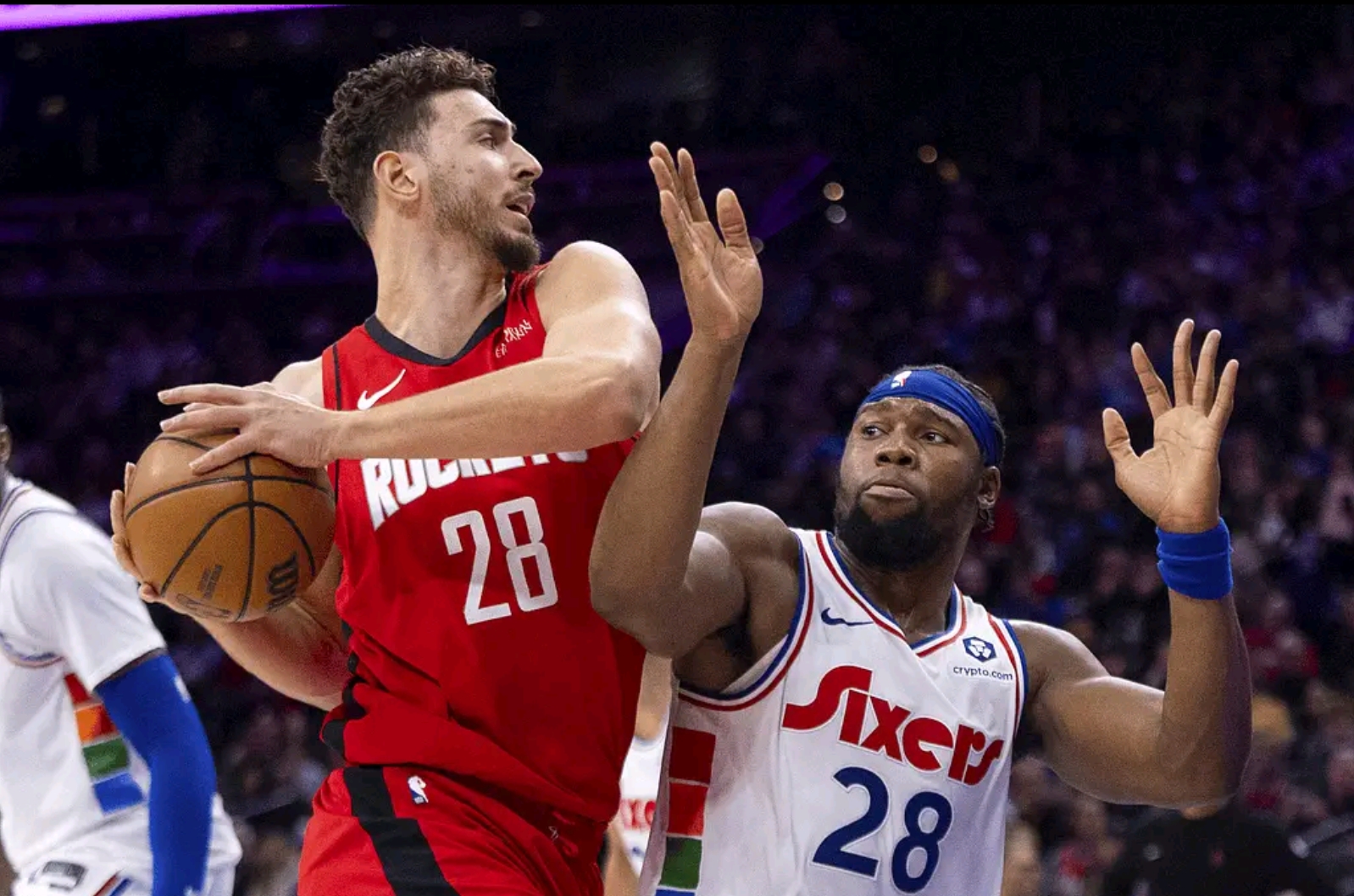 火箭险胜鹈鹕,恩比德带队取胜 火箭险胜鹈鹕,恩比德带队取胜