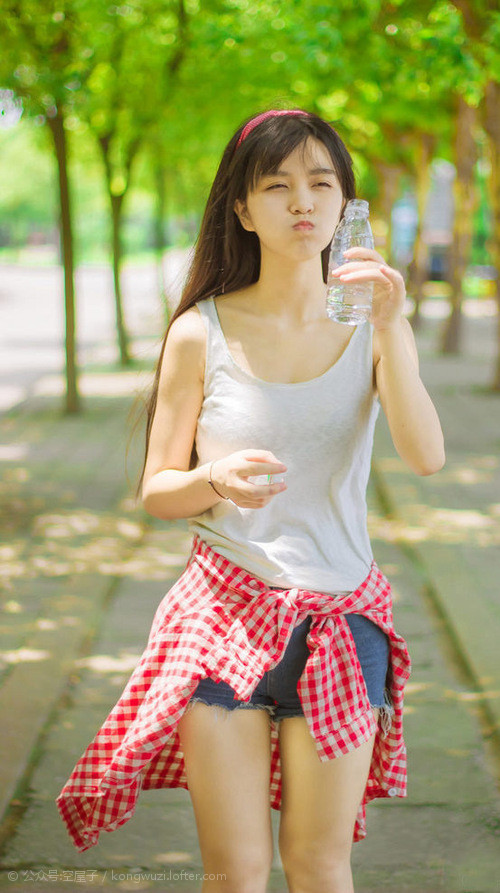 当NBA季后赛的弹幕被赖斯头球破门刷屏,一场跨次元的体育狂欢