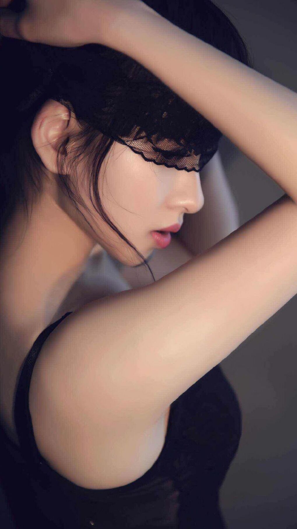 冰与火的轰鸣,当特奥在F1揭幕战之夜点亮超越速度的星芒